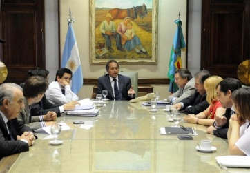 Gabinete: asunciones, esperas y una renuncia