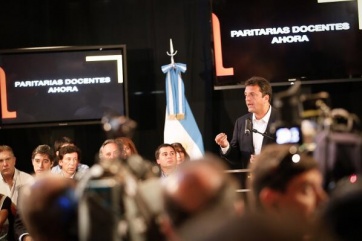 Massa presentó la Ley de Paritaria Docente