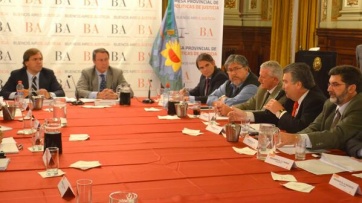 Seguridad: el FR quiere trabar el decreto