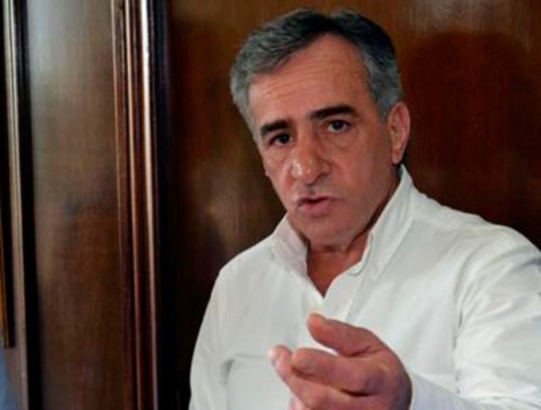 Alcaldes massistas se enfrentan por la Salud