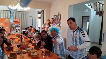 Mundial: la fiesta de Aparicio en su despacho