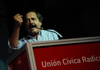 UCR: se oficializó la candidatura de Alfonsín