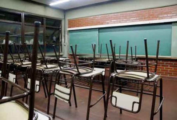 Docentes: el paro no se levanta