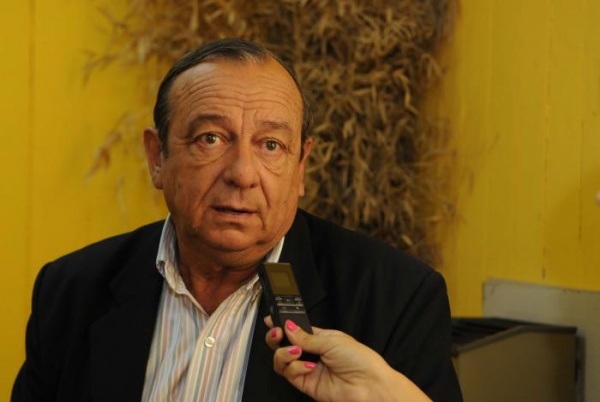 Sánchez juega solo, sino