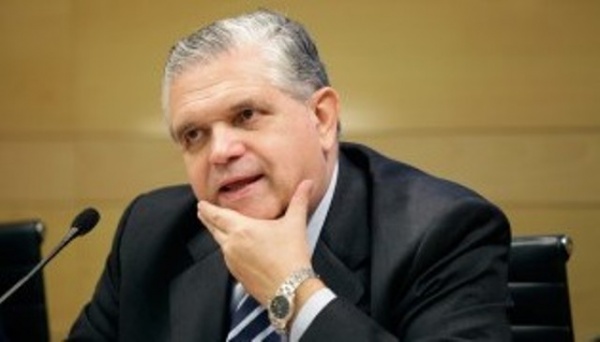 Buscaría suceder a Scioli uniendo PRO Y UNEN