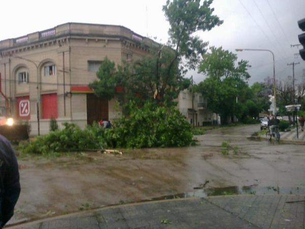Tornado pasó por Bragado e hizo desastres