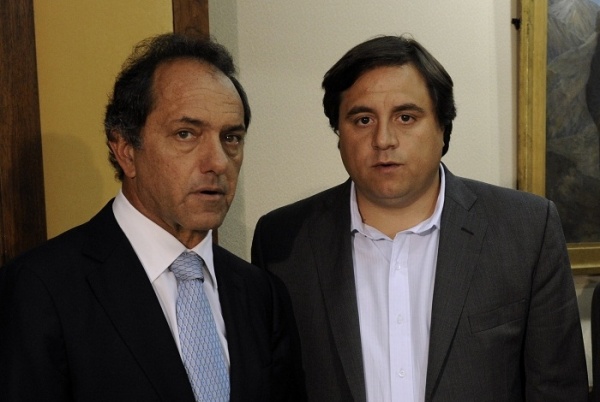 Sciolista amaga con volarle el poncho a Ishii