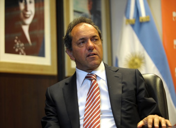 DOS, duro con economistas de Macri y Massa