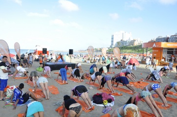 Campaña en la playa: yoga, la nueva tendencia