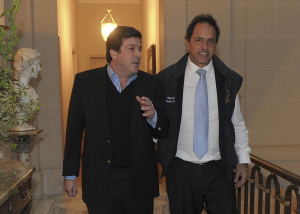 Mariotto quiere a todos atrás de Scioli