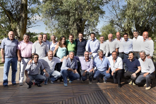 Massa pone en serios apuros a sus intendentes