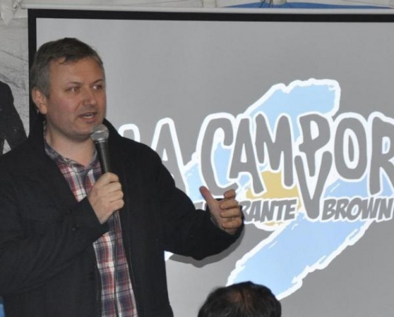 Un camporista para acompañar a De Pedro