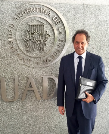 Scioli se saca 9 en Marketing y va por más