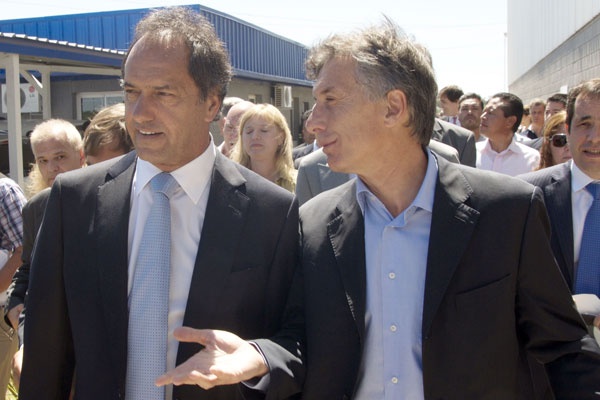 Encuesta: Macri 35,8% y Scioli 30,7%