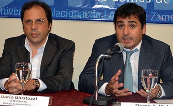 Echó a funcionarios de otro massista