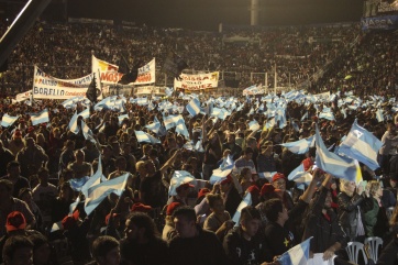 Euforia massista tras el acto en Vélez