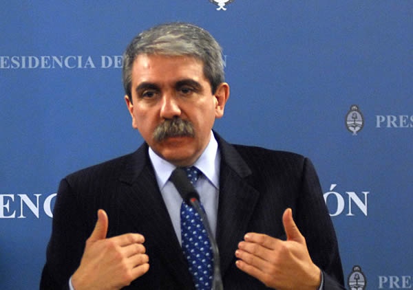 Alcalde apoyó a Julián y Aníbal lo minimizó