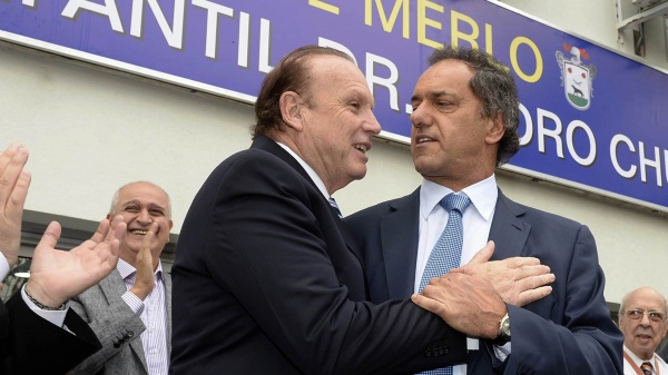 Con guiño a Espinoza, Scioli en Merlo