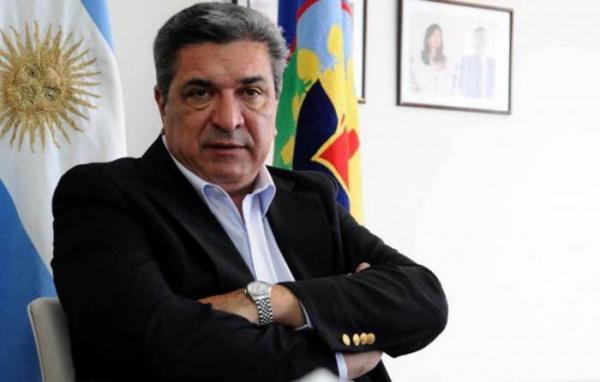 No va por la “re” y quiere la senaduría