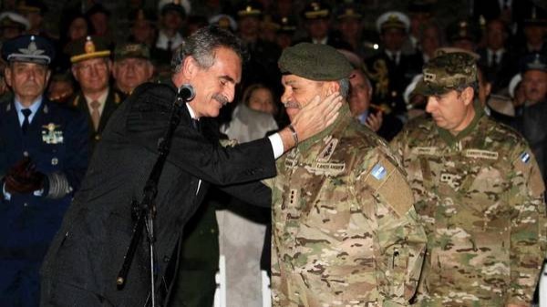 Asumió el nuevo titular del Ejército