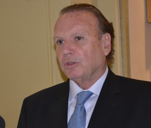 Precandidatos K se denuncian entre sí