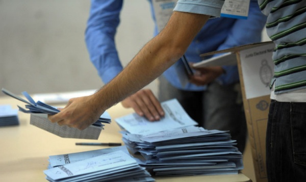 La CNE cuestionó el sistema de boletas