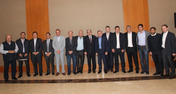 Peronistas de la Tercera con Fernández