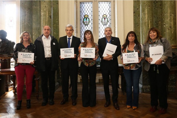 Por la salud, el FpV contra Macri