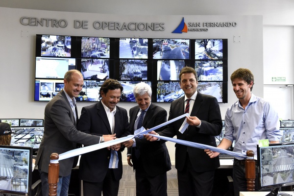Massa prometió cámaras para todos y todas