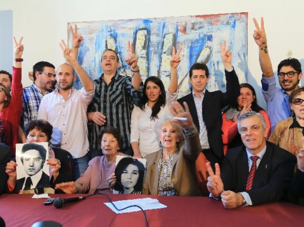 Presentaron a la nieta recuperada 117