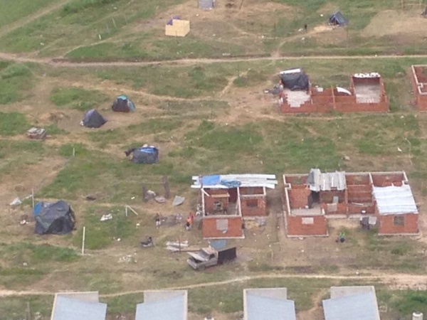 Acusan a Othacehé por usurpación de terrenos