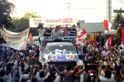 Scioli mete un hat trick de campaña: Córdoba, Mendoza y San Juan