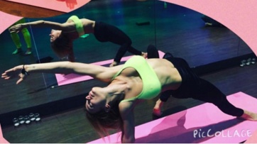 Eva Anderson fanática del yoga