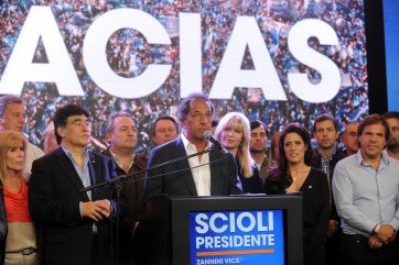 Scioli reconoció la derrota y saludó a Macri