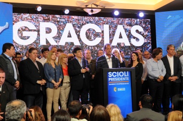 Scioli reconoció la derrota y saludó a Macri