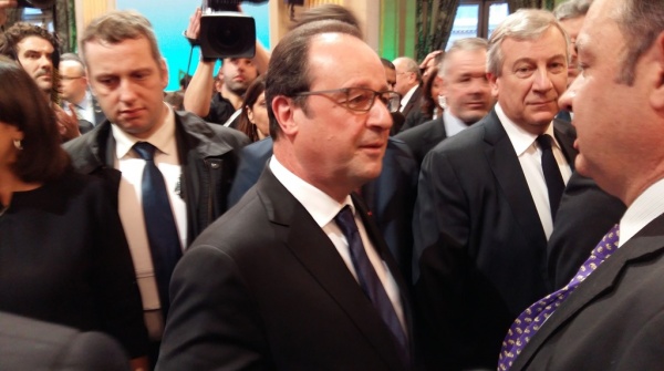 Alcalde radical en París junto al presidente Hollande