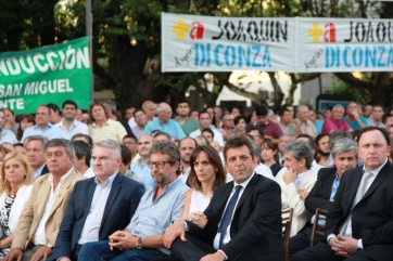 Juró De la Torre, entre peronistas, macristas y massistas