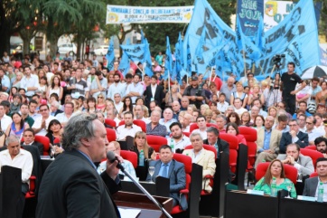 Juró De la Torre, entre peronistas, macristas y massistas