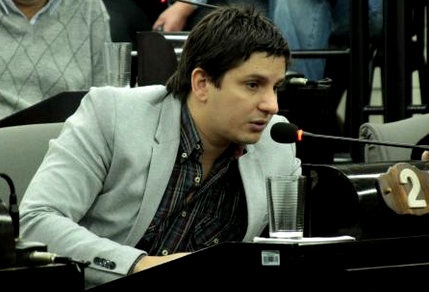 Controversia por el diputado que aceptó un cargo municipal