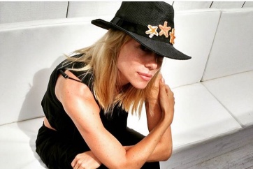 Nicole Neumann mostró la cola y la criticaron