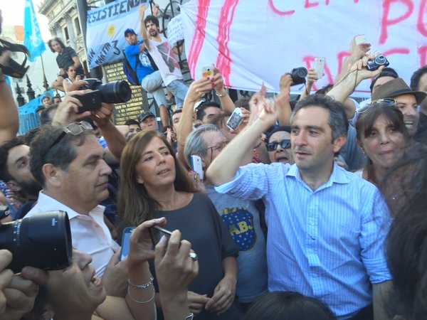 Resistiendo con Aguante marchó contra los “decretazos”