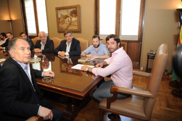 Encuentro entre Salvai y la comisión del FpV: Propuesta, diálogo y espera