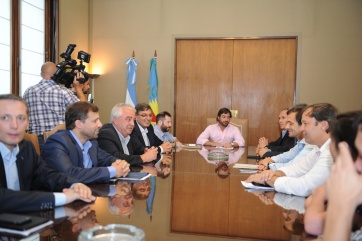 Encuentro entre Salvai y la comisión del FpV: Propuesta, diálogo y espera