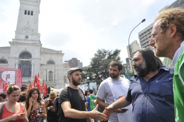 Despedidos volvieron a protestar en la municipalidad de La Plata: esta vez no hubo balas