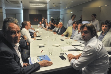 Avances para el presupuesto entre el FpV y el vidalismo