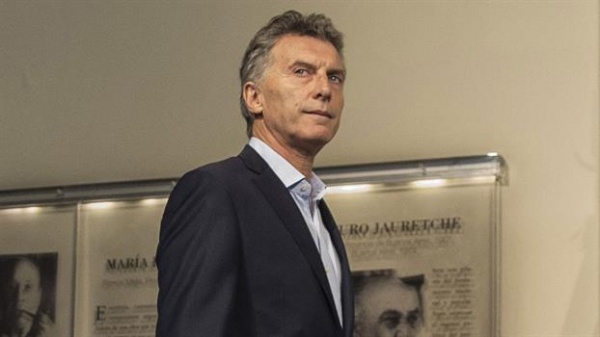 Mauricio Macri da inicio a su gira económica
