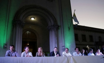 Detrás del Papa Francisco, intendentes van por el rearmado y renovación del peronismo