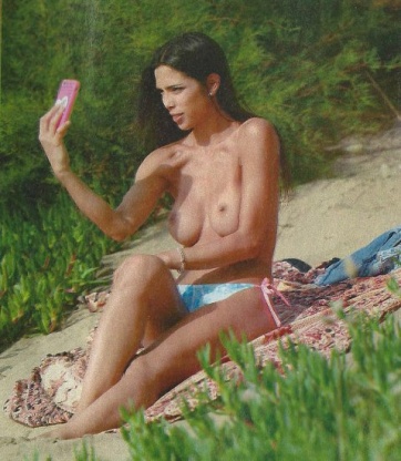 El topless de María Paz Delgado en Mar del Plata