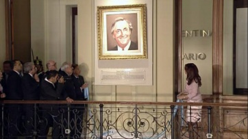 Macri mandó a descolgar un cuadro de Kirchner y parte de la oposición le salió al cruce