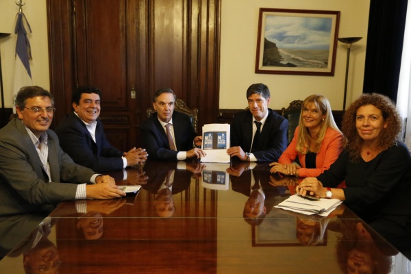 El peronismo se abraza contra el tarifazo eléctrico
